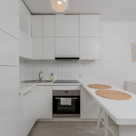 Apartment Park Krakowski Comfy By Bookinghost *